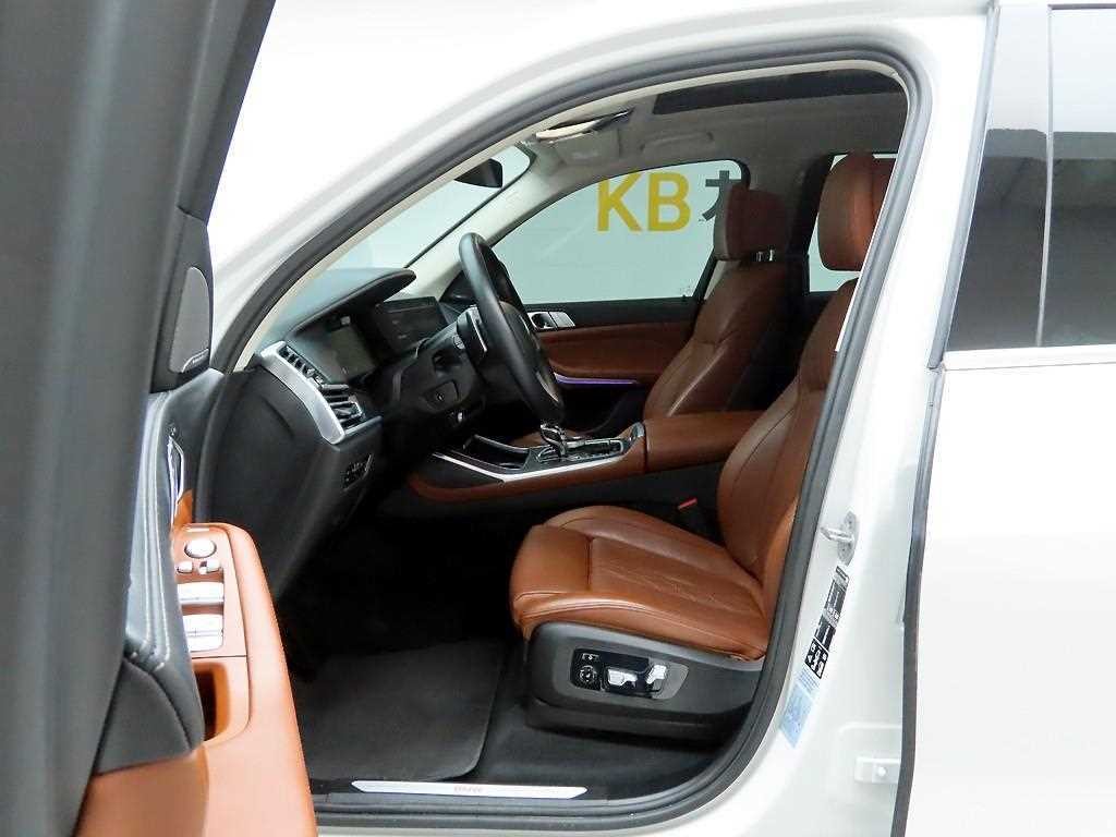 BMW X7 X7 (G07) xDrive 40d 디자인 퓨어 엑셀런스 6인승 이미지 12
