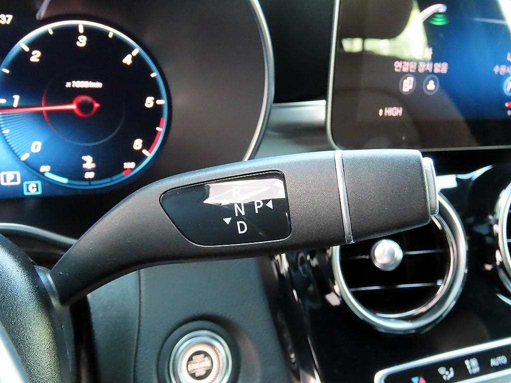 벤츠 GLC 클래스 GLC클래스 X253 GLC 220 d 4MATIC 쿠페 이미지 11