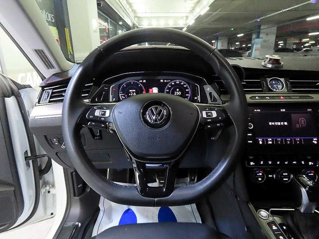 폭스바겐 아테온 2.0 TDI 엘레강스 프레스티지 4모션 이미지 8