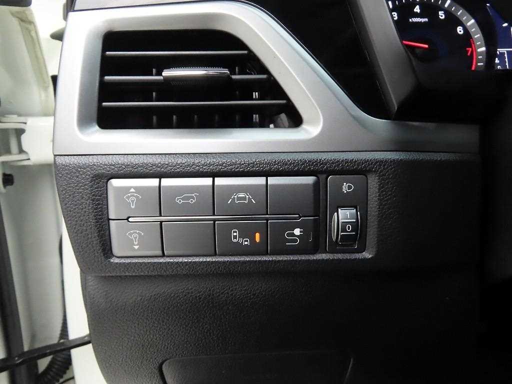 KG모빌리티(쌍용) 코란도 뷰티풀코란도 2WD 가솔린 1.5 C5 플러스 이미지 12