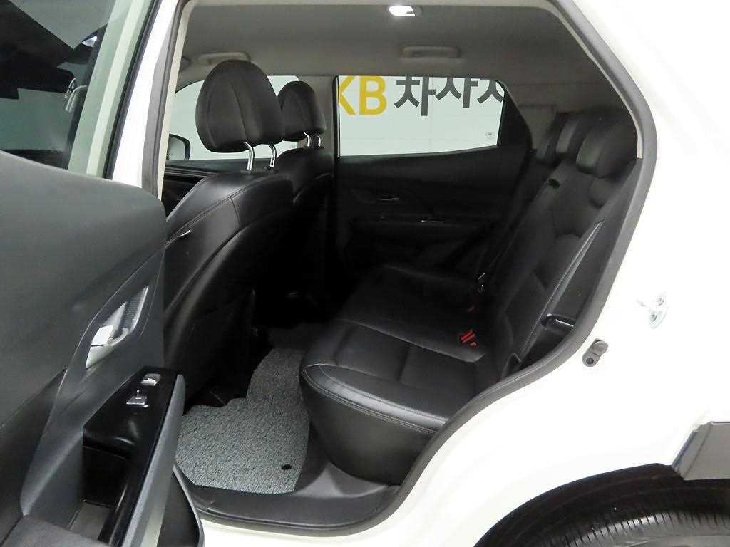 KG모빌리티(쌍용) 코란도 뷰티풀코란도 2WD 가솔린 1.5 C5 플러스 이미지 14