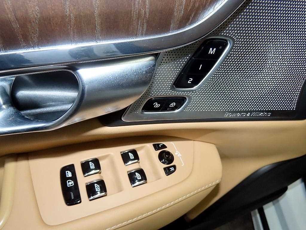 볼보 S90 B5 얼티메이트 브라이트 이미지 13