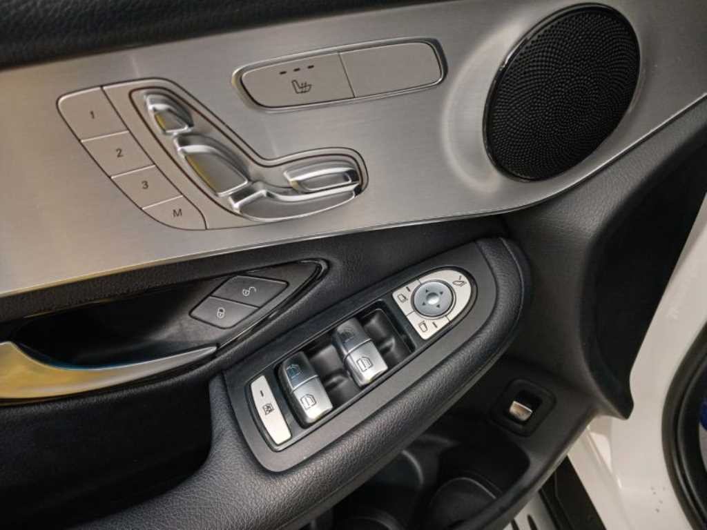 벤츠 GLC 클래스 GLC클래스 X253 GLC 220 d 4MATIC 쿠페 이미지 9