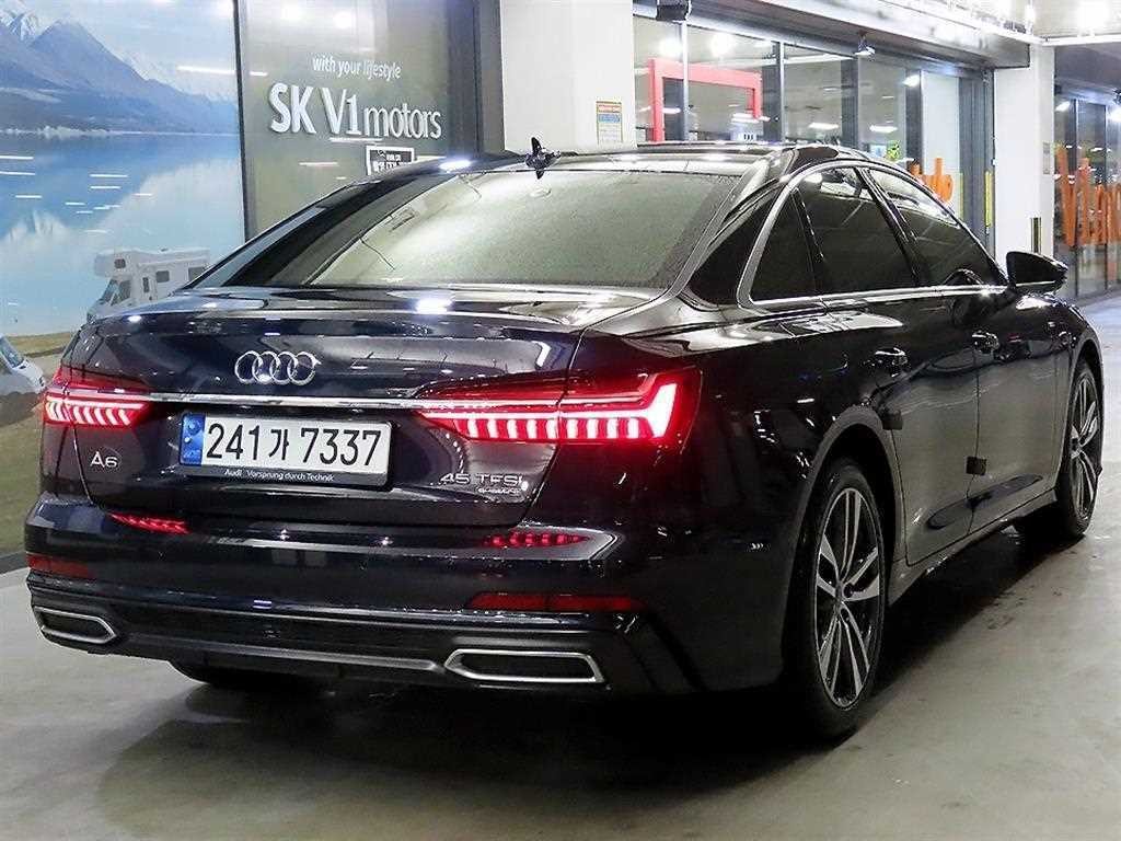 아우디 A6 A6 (C8) 45 TFSI 콰트로 프리미엄 이미지 5