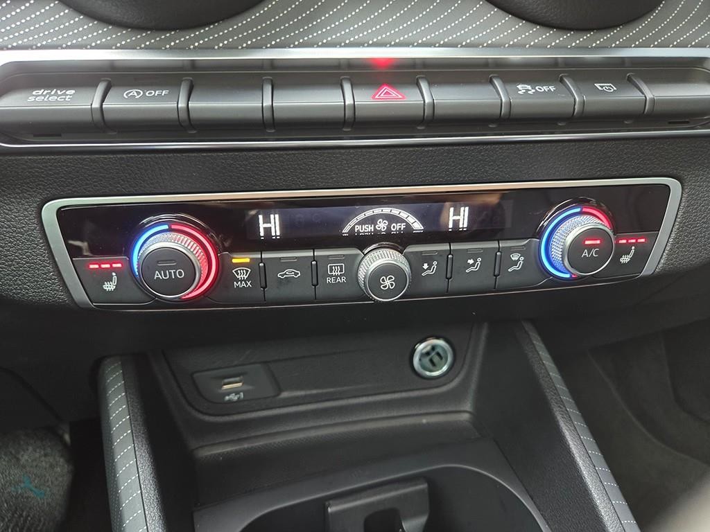 아우디 Q2 35 TDI 프리미엄 이미지 16