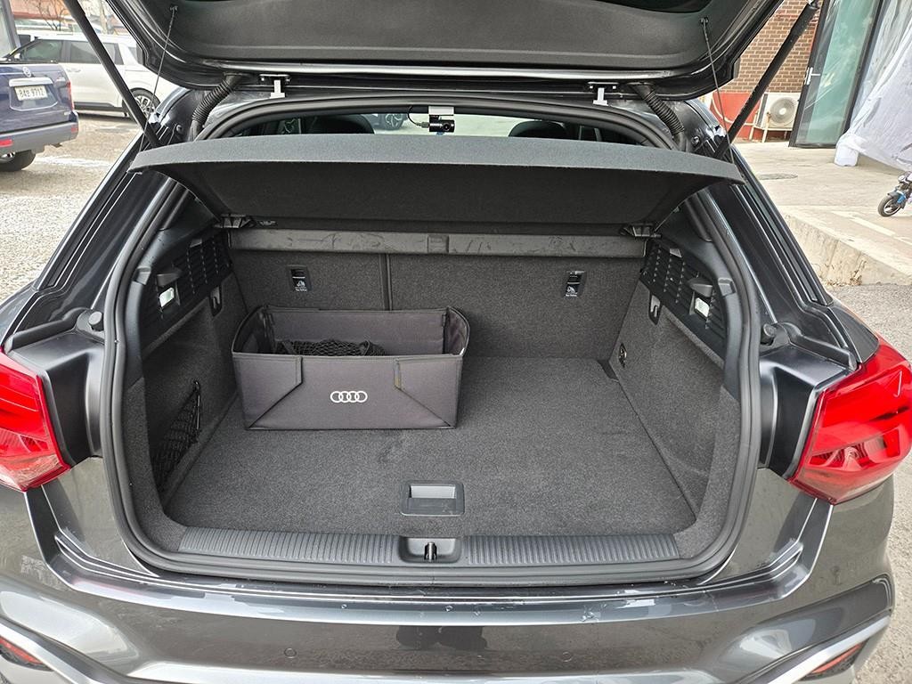 아우디 Q2 35 TDI 프리미엄 이미지 18