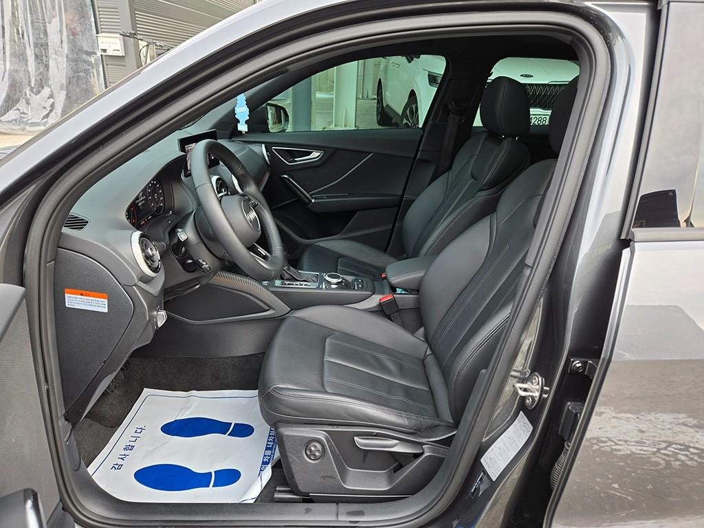 아우디 Q2 35 TDI 프리미엄 이미지 5