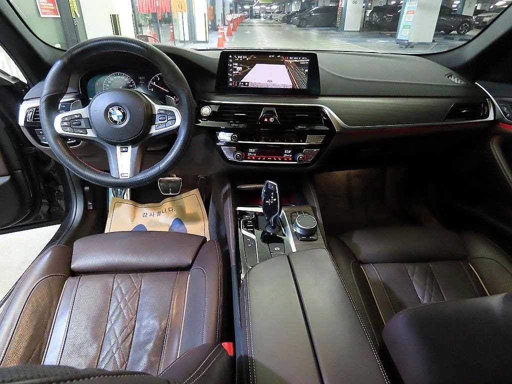 BMW 5시리즈 5시리즈 (G30) 530i xDrive M 스포츠 플러스 이미지 10