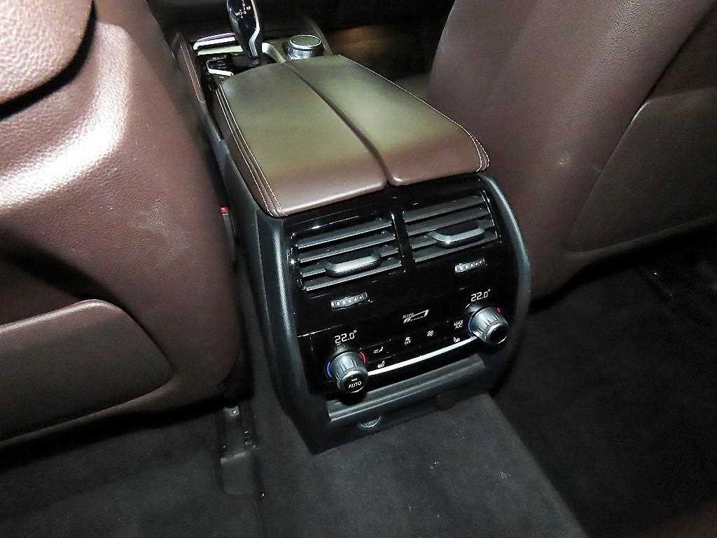 BMW 5시리즈 5시리즈 (G30) 530i xDrive M 스포츠 플러스 이미지 15