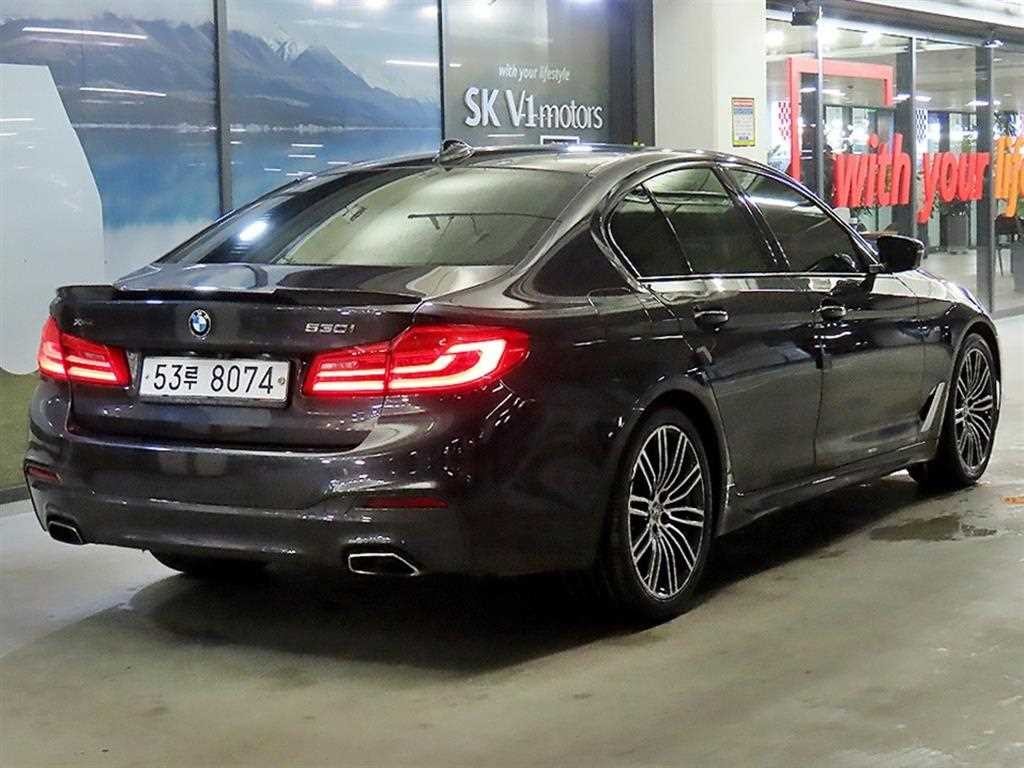 BMW 5시리즈 5시리즈 (G30) 530i xDrive M 스포츠 플러스 이미지 4
