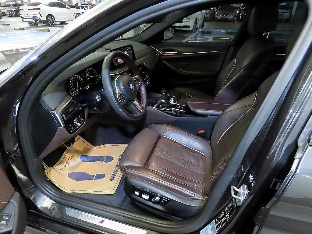 BMW 5시리즈 5시리즈 (G30) 530i xDrive M 스포츠 플러스 이미지 6