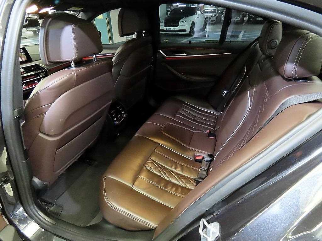 BMW 5시리즈 5시리즈 (G30) 530i xDrive M 스포츠 플러스 이미지 7