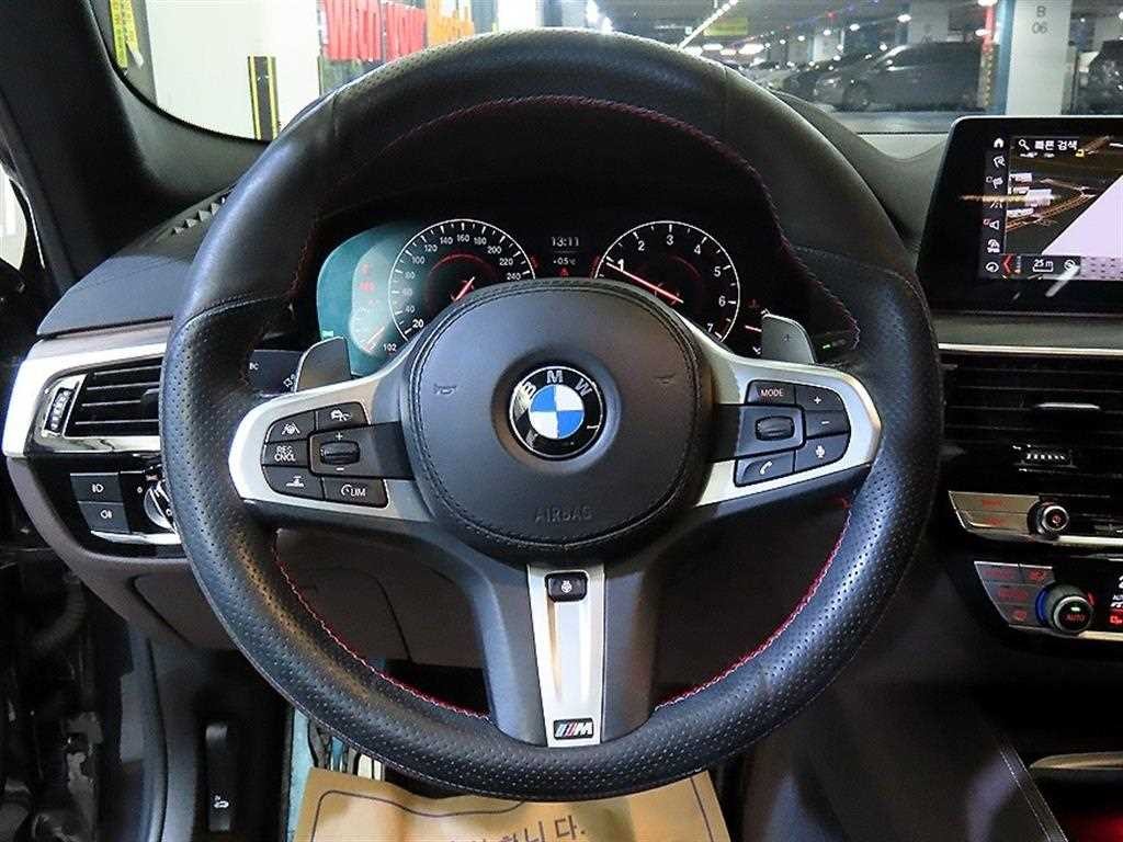 BMW 5시리즈 5시리즈 (G30) 530i xDrive M 스포츠 플러스 이미지 8