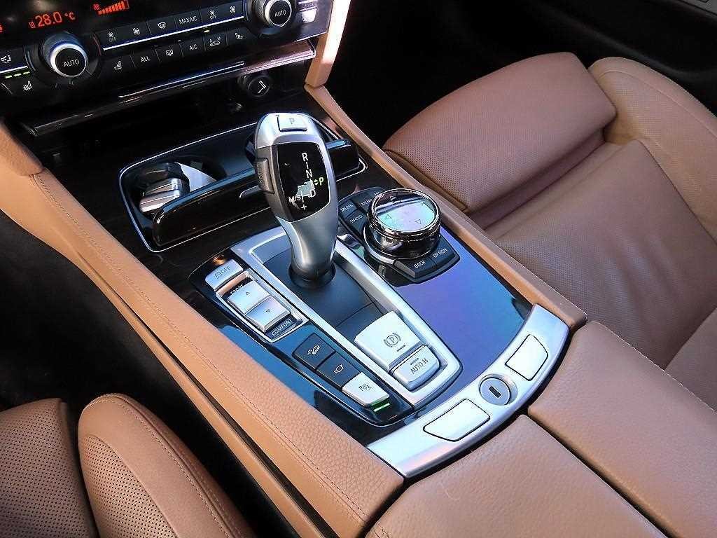 BMW 7시리즈 7시리즈 (F01) 740 d xDrive 이미지 11