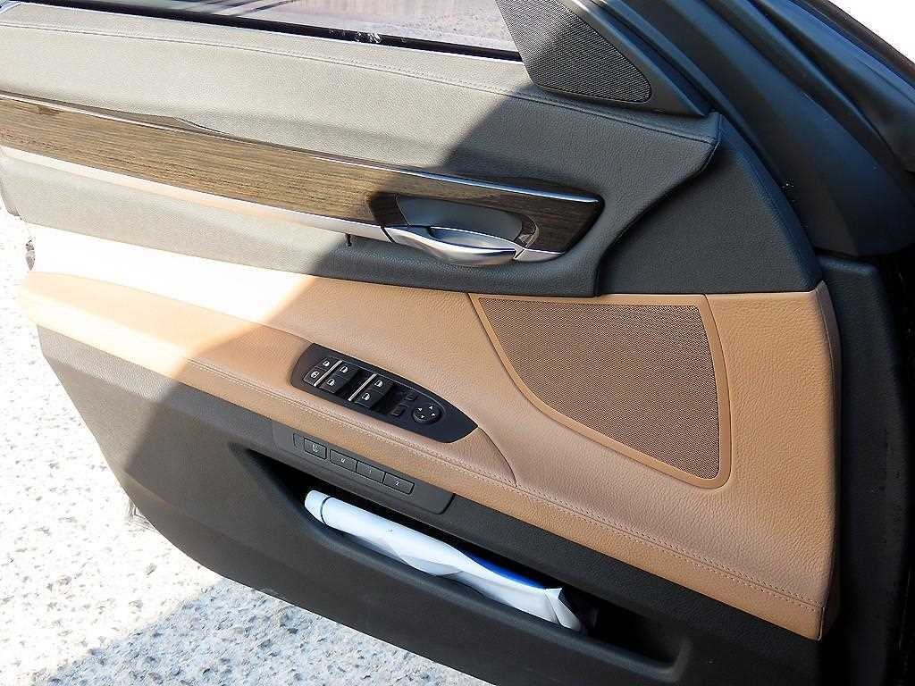 BMW 7시리즈 7시리즈 (F01) 740 d xDrive 이미지 12