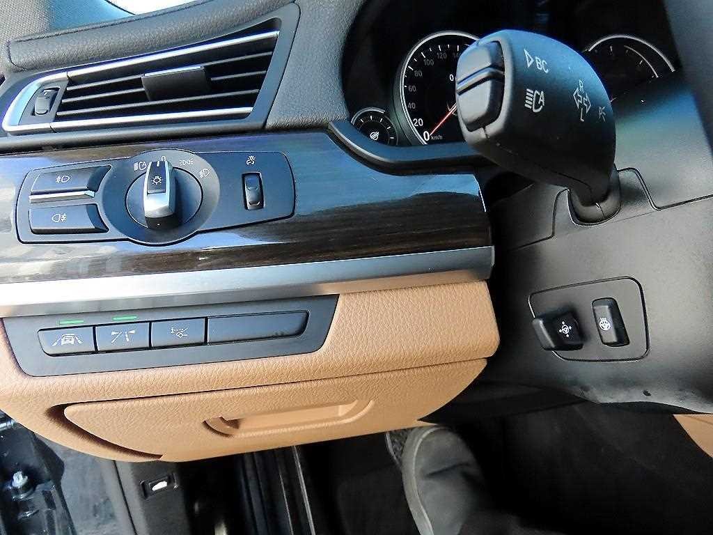 BMW 7시리즈 7시리즈 (F01) 740 d xDrive 이미지 13