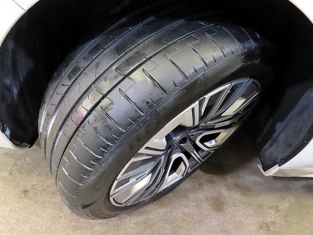 BMW 7시리즈 7시리즈 (G70) 740d xDrive 디자인 퓨어 엑셀런스 이미지 20