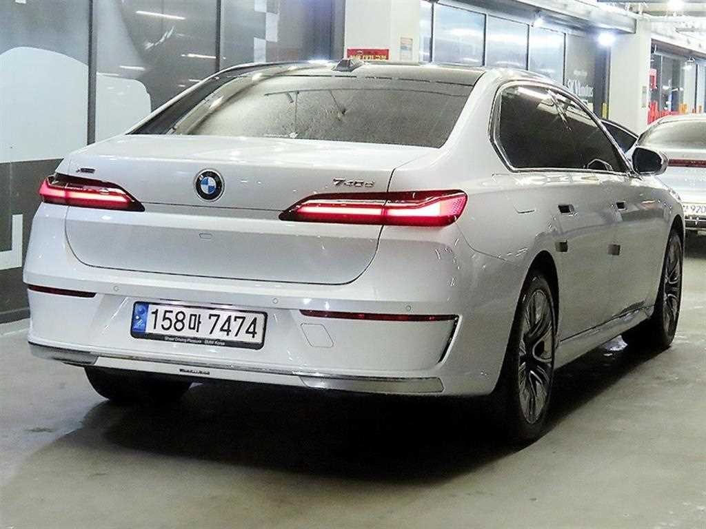 BMW 7시리즈 7시리즈 (G70) 740d xDrive 디자인 퓨어 엑셀런스 이미지 4