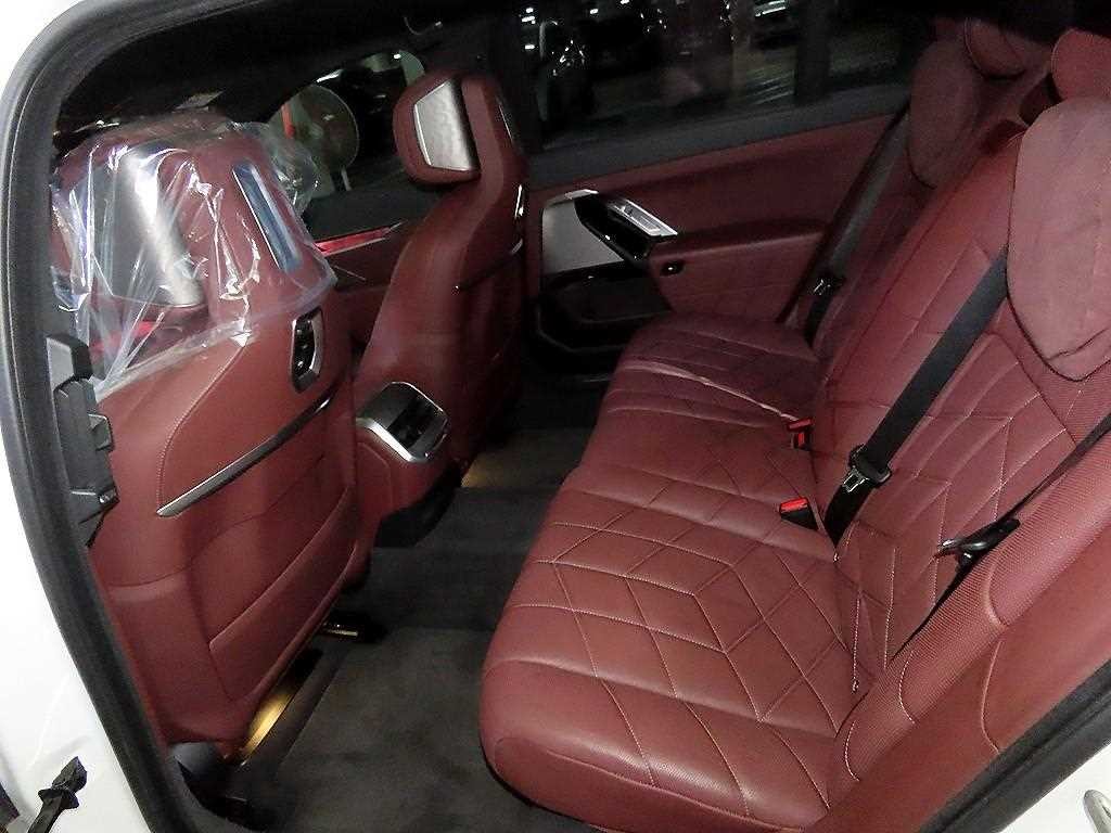 BMW 7시리즈 7시리즈 (G70) 740d xDrive 디자인 퓨어 엑셀런스 이미지 7