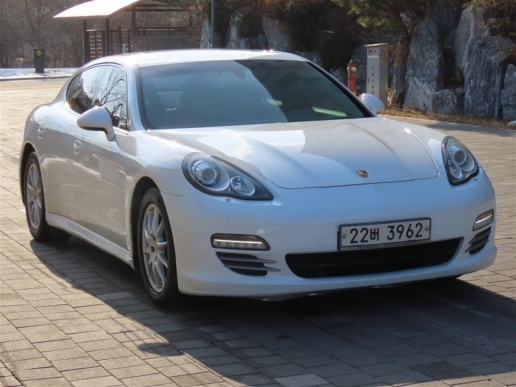 포르쉐 파나메라 3.6 AWD 이미지 2