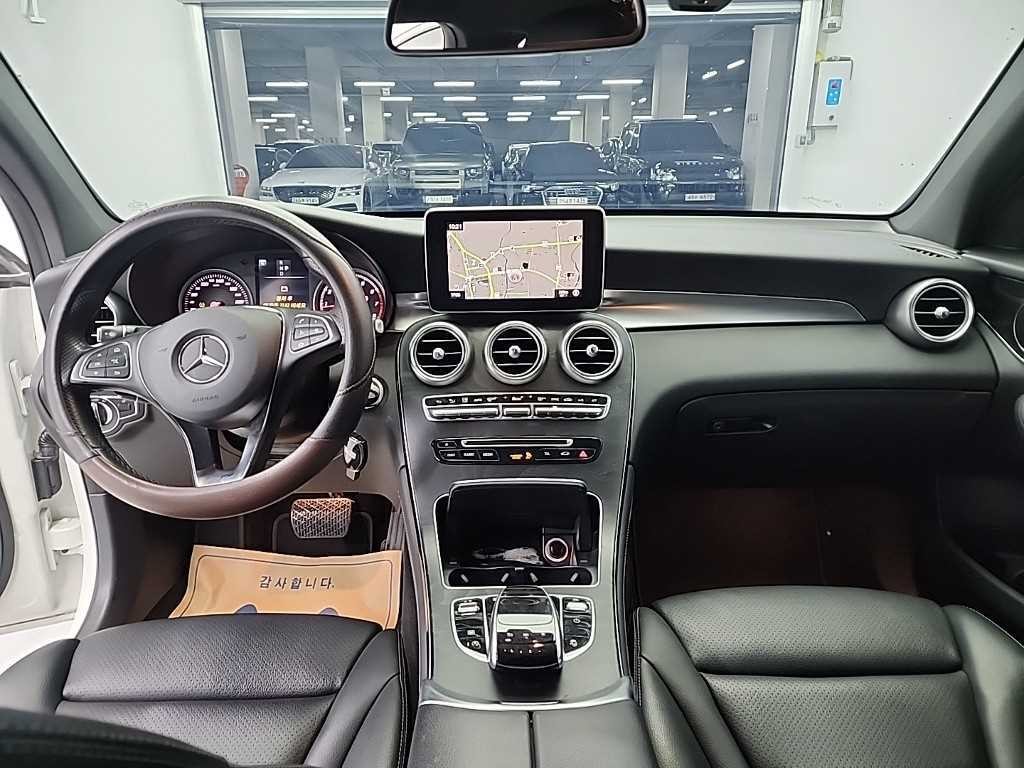 벤츠 GLC 클래스 GLC클래스 X253 GLC 300 4MATIC 쿠페 이미지 7
