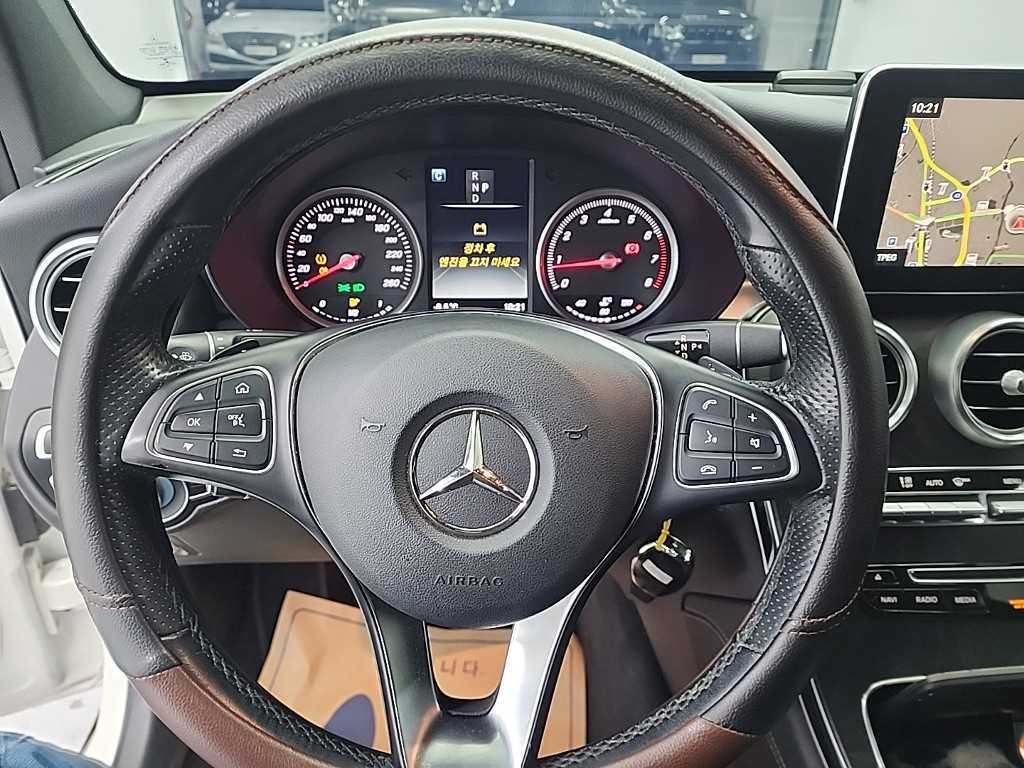 벤츠 GLC 클래스 GLC클래스 X253 GLC 300 4MATIC 쿠페 이미지 9