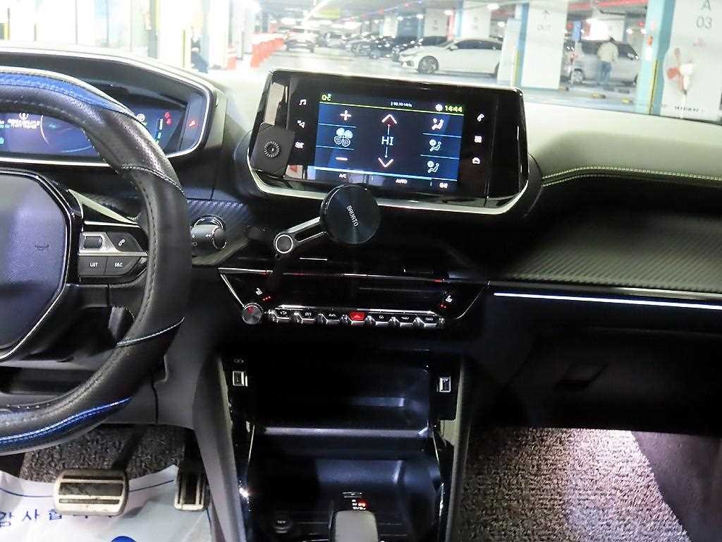 푸조 2008 e-2008 GT Line 이미지 11