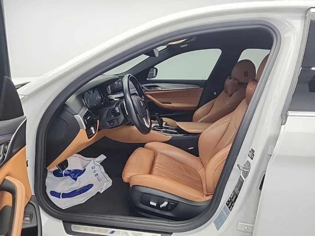 BMW 5시리즈 5시리즈 (G30) 530i xDrive M 스포츠 이미지 11