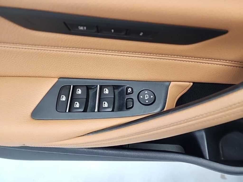 BMW 5시리즈 5시리즈 (G30) 530i xDrive M 스포츠 이미지 17