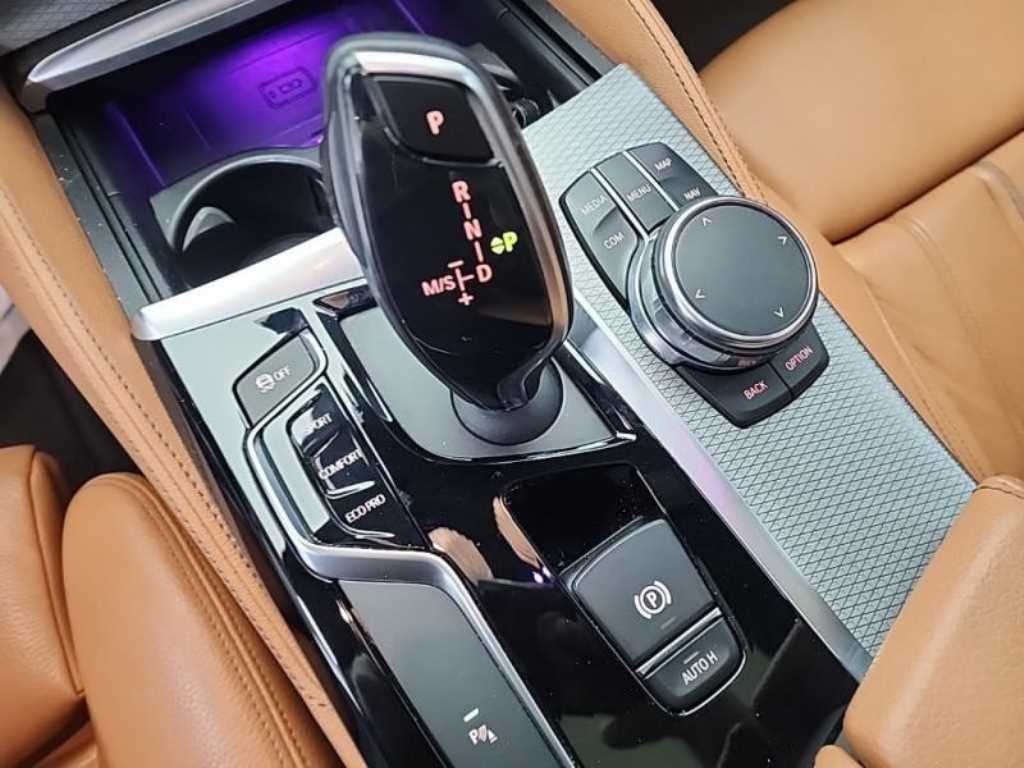 BMW 5시리즈 5시리즈 (G30) 530i xDrive M 스포츠 이미지 8