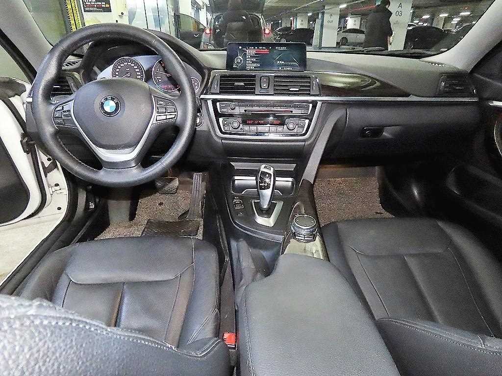 BMW 4시리즈 4시리즈 (F32) 420d 그란쿠페 럭셔리 이미지 10