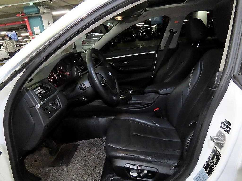 BMW 4시리즈 4시리즈 (F32) 420d 그란쿠페 럭셔리 이미지 6