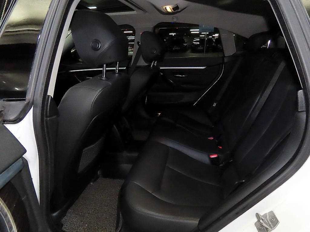 BMW 4시리즈 4시리즈 (F32) 420d 그란쿠페 럭셔리 이미지 7