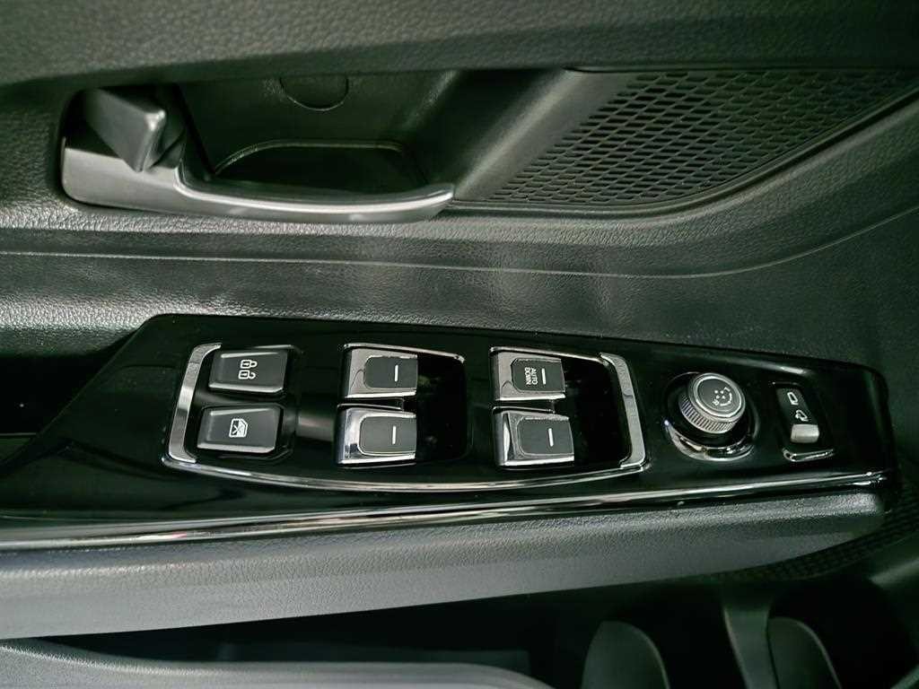KG모빌리티(쌍용) 코란도 뷰티풀코란도 2WD 가솔린 1.5 C5 이미지 10