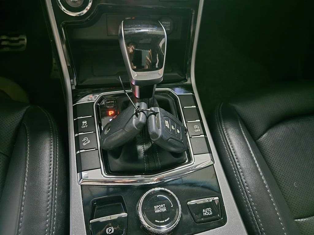KG모빌리티(쌍용) 코란도 뷰티풀코란도 2WD 가솔린 1.5 C5 이미지 14