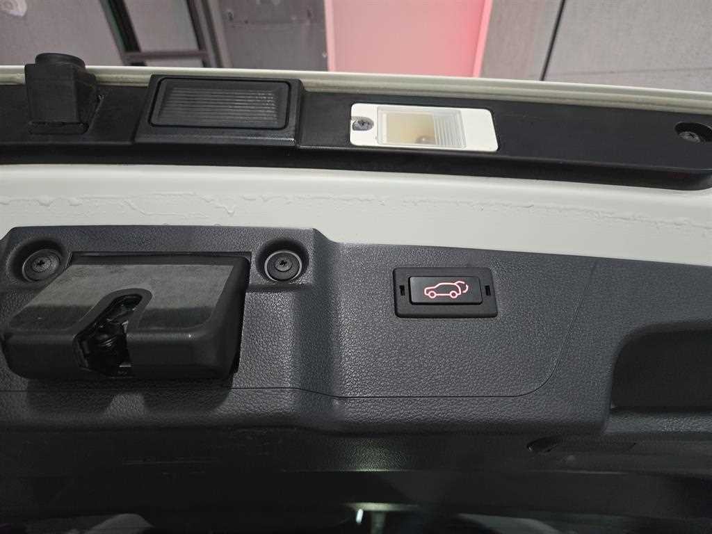 KG모빌리티(쌍용) 코란도 뷰티풀코란도 2WD 가솔린 1.5 C5 이미지 19