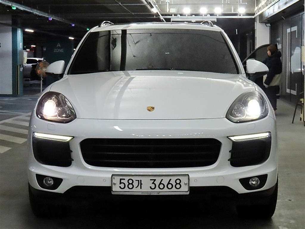 포르쉐 카이엔 뉴 카이엔 3.0 디젤 플래티넘 에디션 이미지 2