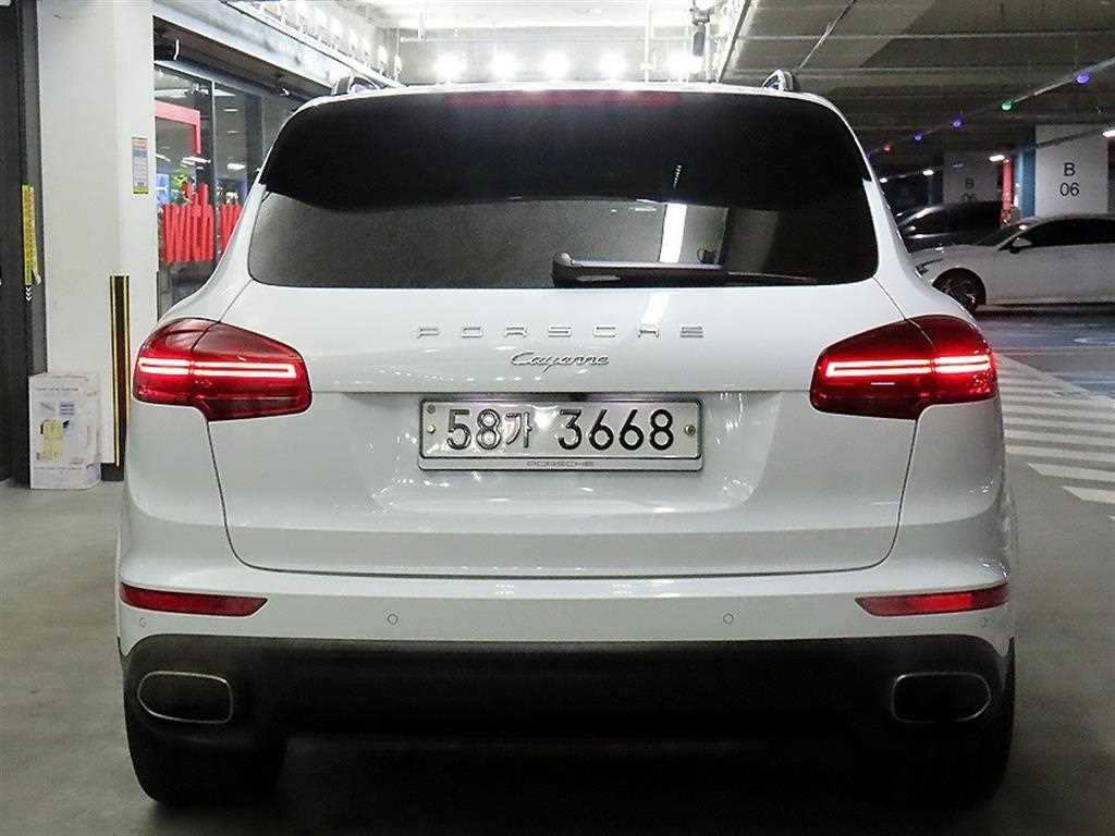 포르쉐 카이엔 뉴 카이엔 3.0 디젤 플래티넘 에디션 이미지 5
