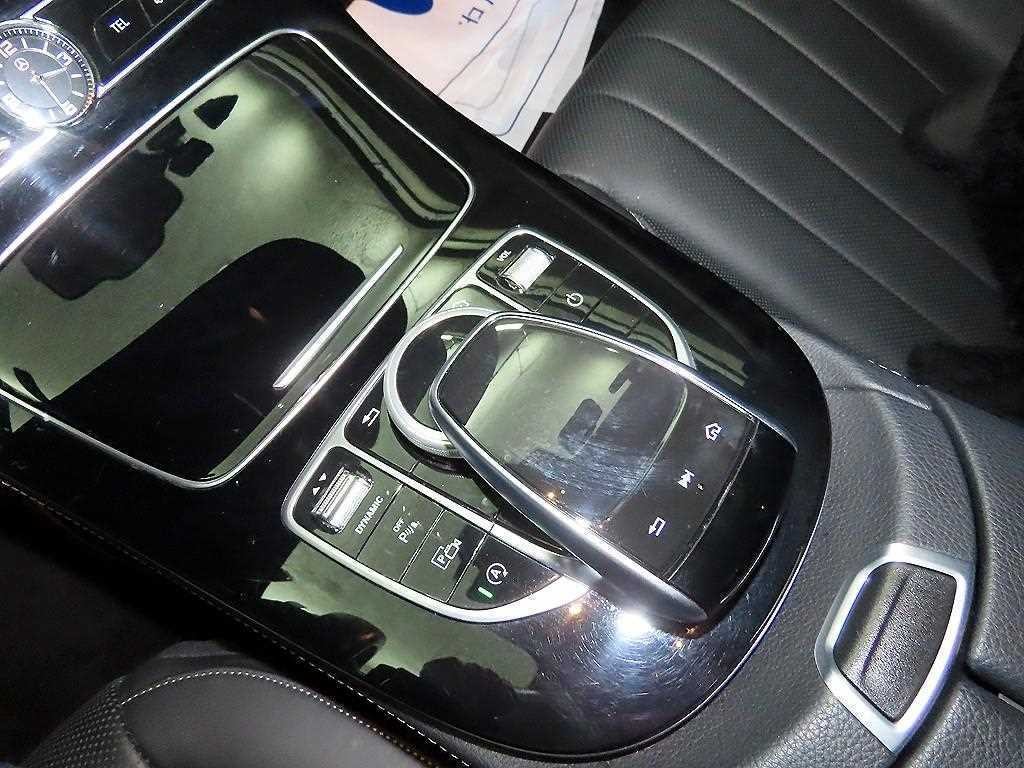 벤츠 E 클래스 E-클래스 W213 E300 4MATIC 익스클루시브 이미지 13