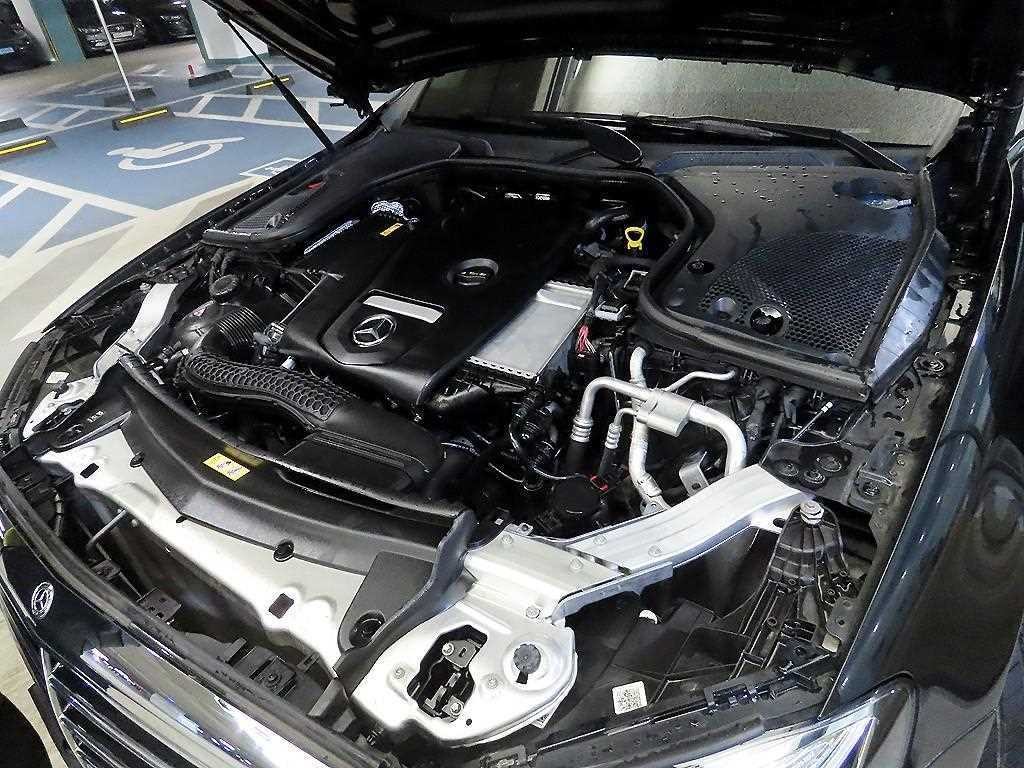 벤츠 E 클래스 E-클래스 W213 E300 4MATIC 익스클루시브 이미지 19
