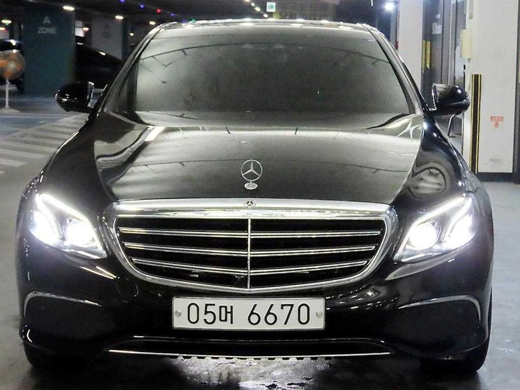 벤츠 E 클래스 E-클래스 W213 E300 4MATIC 익스클루시브 이미지 2