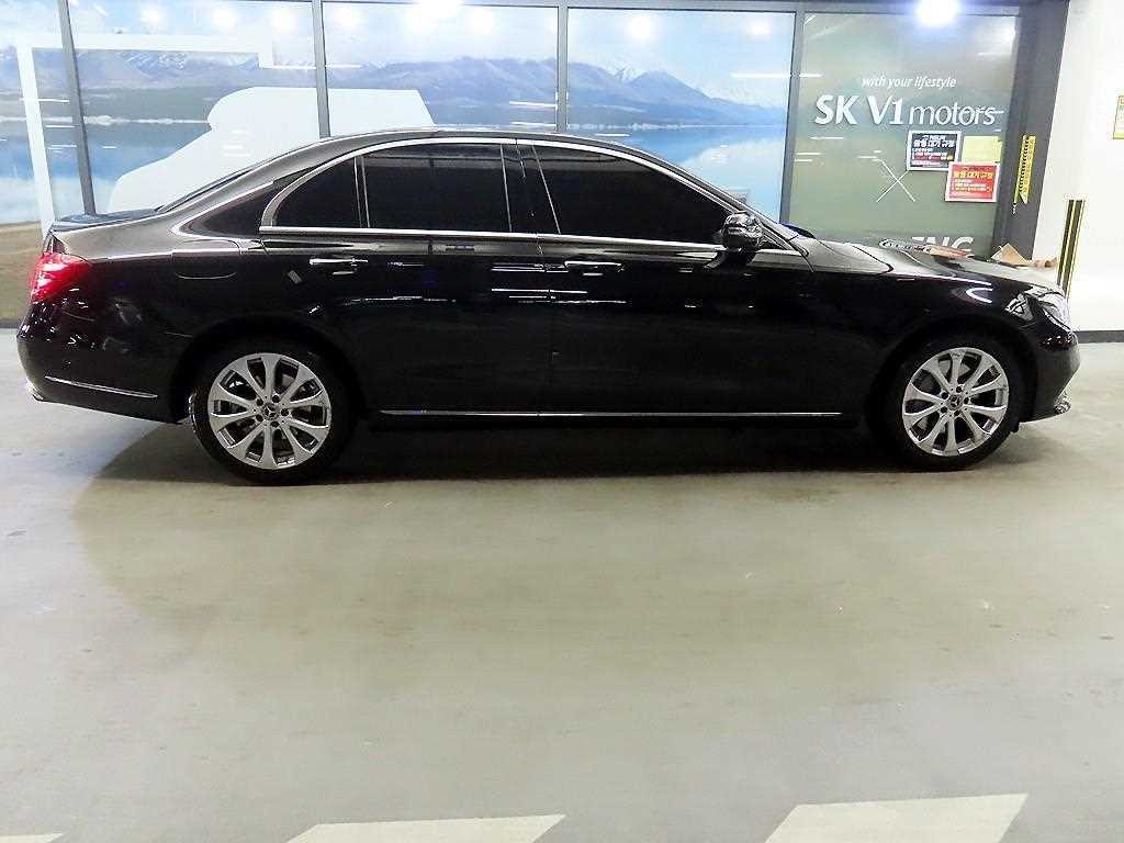 벤츠 E 클래스 E-클래스 W213 E300 4MATIC 익스클루시브 이미지 3