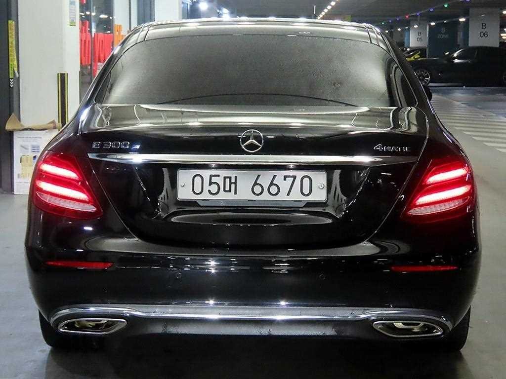 벤츠 E 클래스 E-클래스 W213 E300 4MATIC 익스클루시브 이미지 5