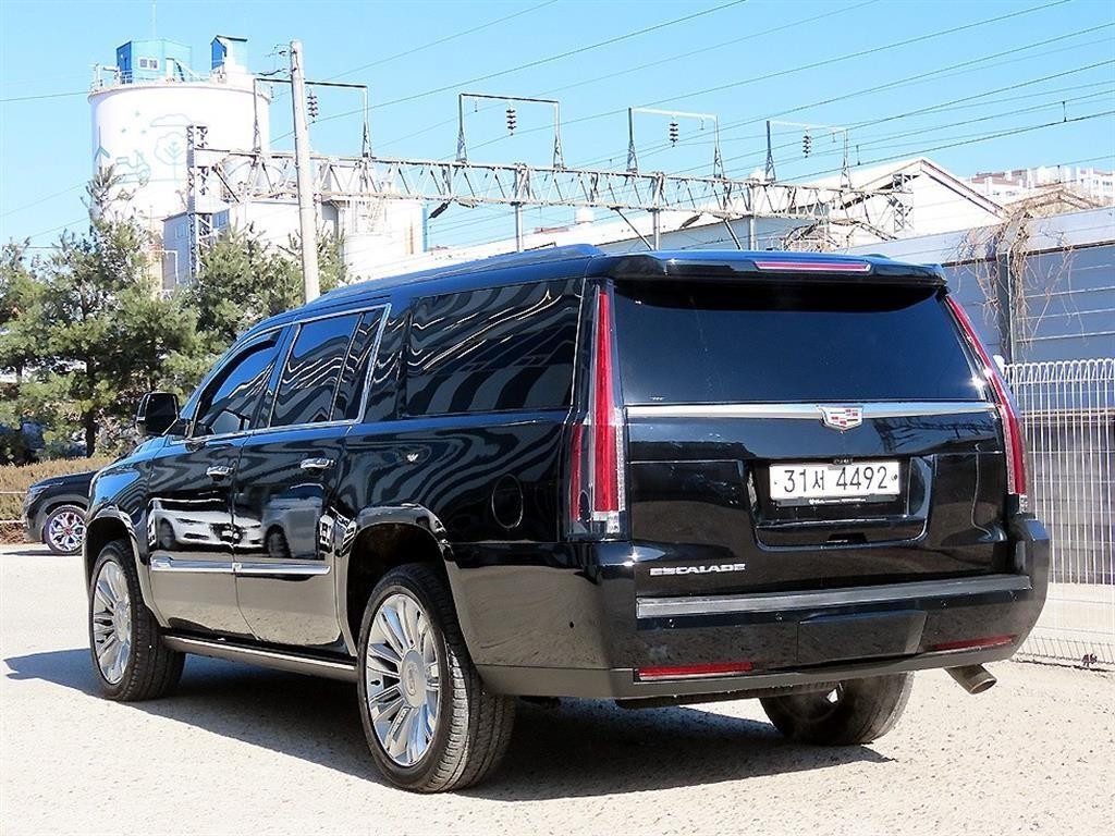 캐딜락 에스컬레이드 6.2 V8 ESV 이미지 2