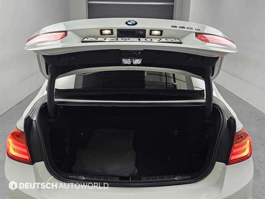 BMW 3시리즈 3시리즈 (F30) 320d 스포츠 이미지 18