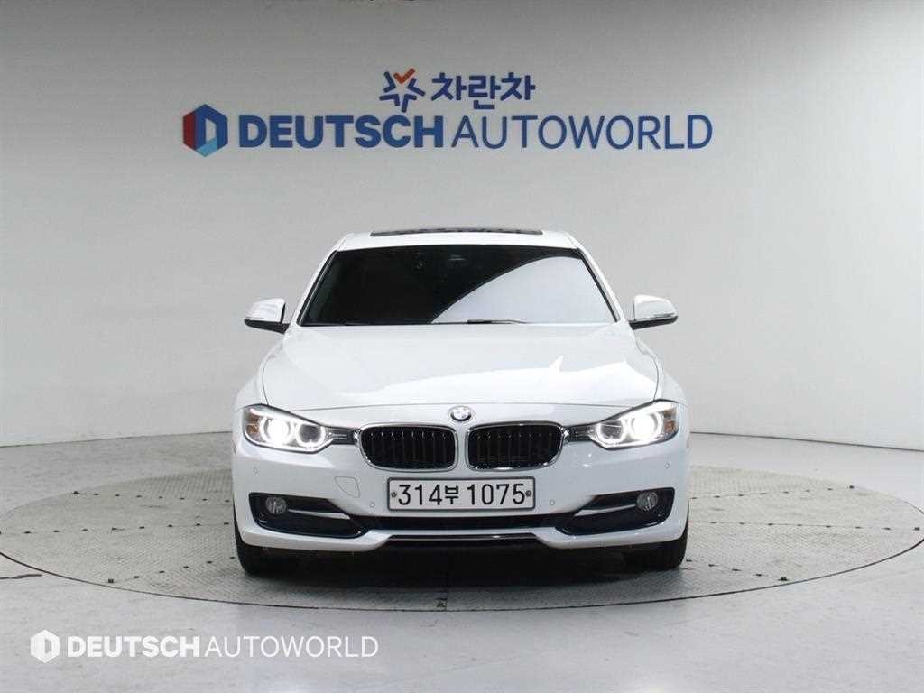 BMW 3시리즈 3시리즈 (F30) 320d 스포츠 이미지 2