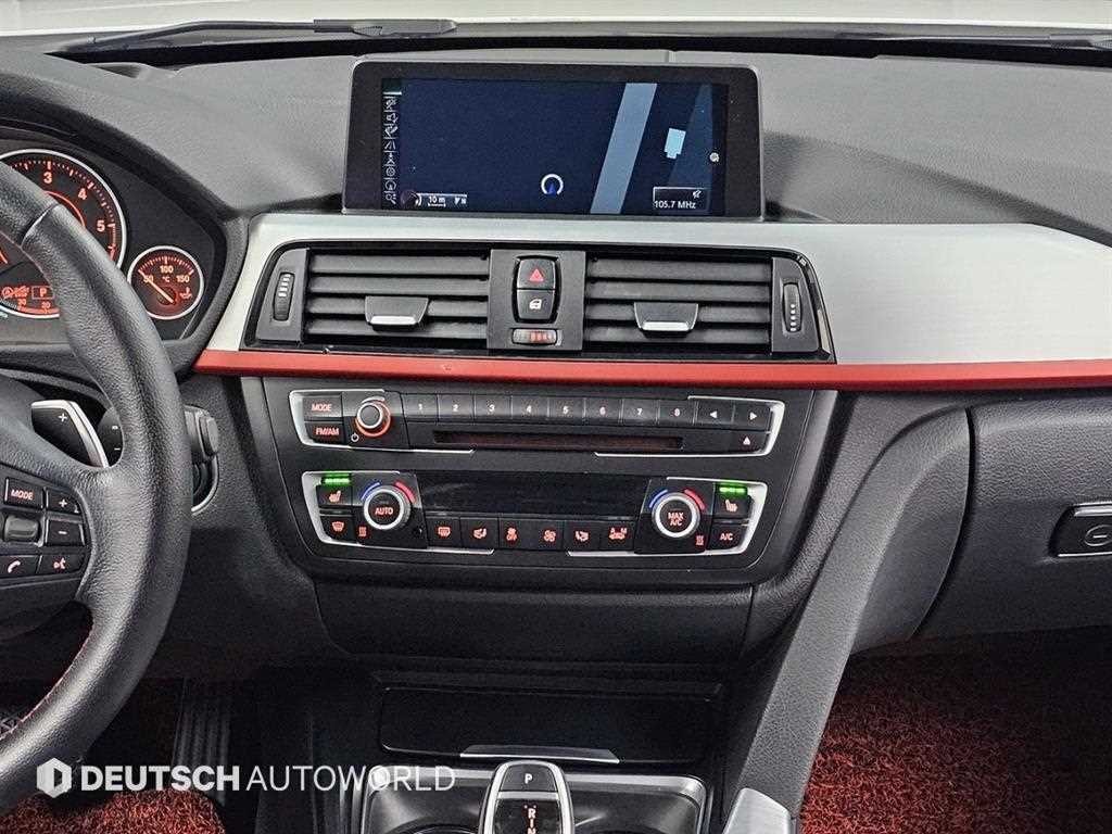 BMW 3시리즈 3시리즈 (F30) 320d 스포츠 이미지 9