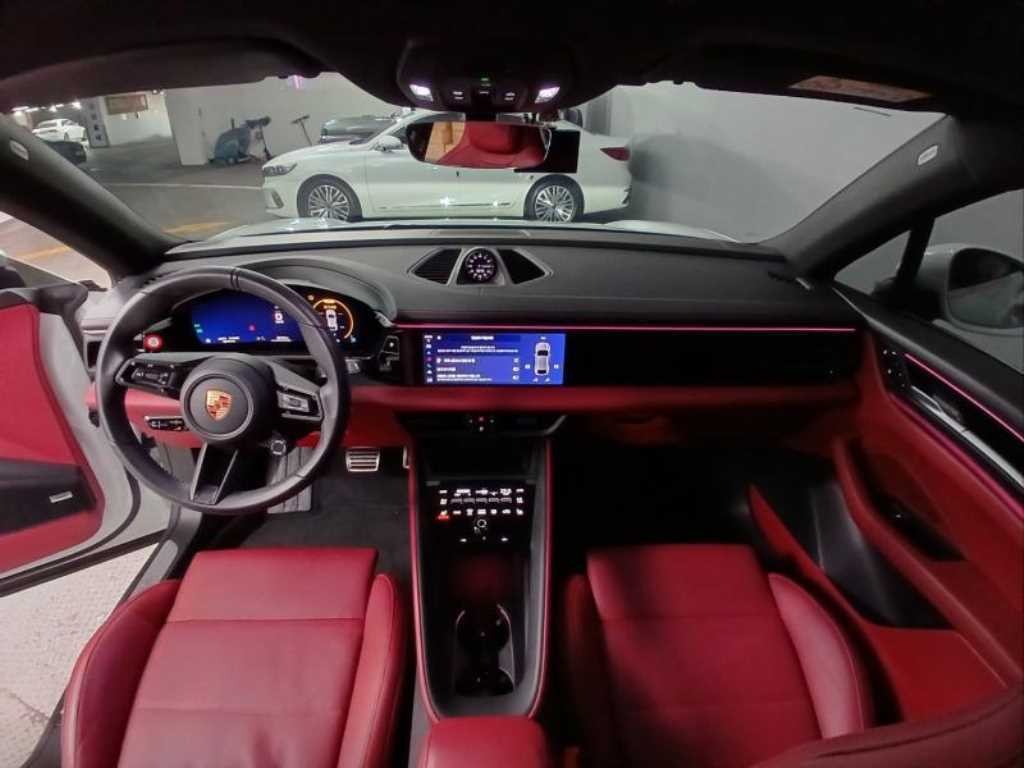 포르쉐 마칸 마칸 EV 4S 이미지 5
