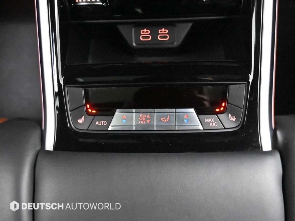 BMW 8시리즈 8시리즈 (G15) M850i xDrive 그란 쿠페 이미지 16
