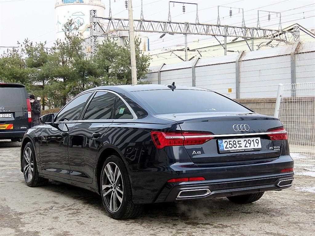 아우디 A6 A6 (C8) 45 TFSI 콰트로 프리미엄 이미지 3